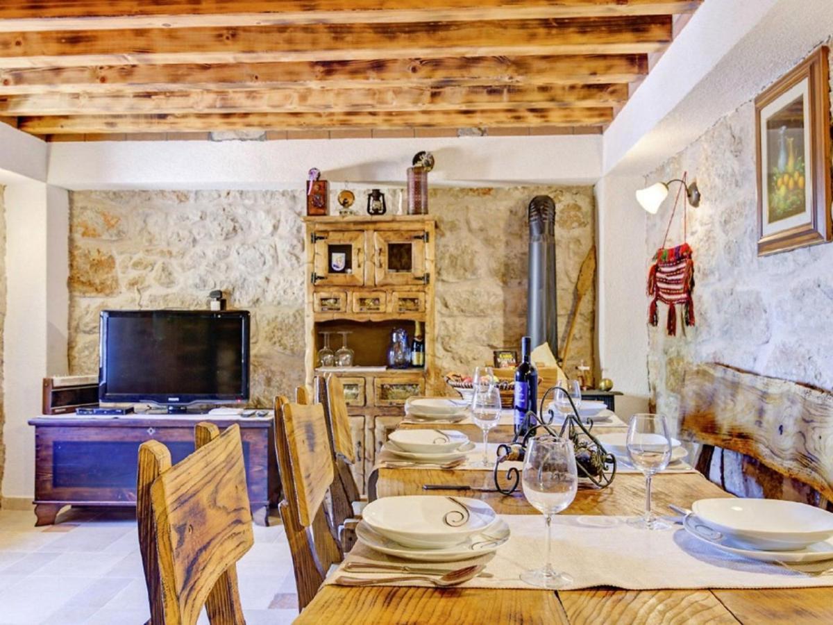 Lovely Holiday Home In Starigrad Zewnętrze zdjęcie